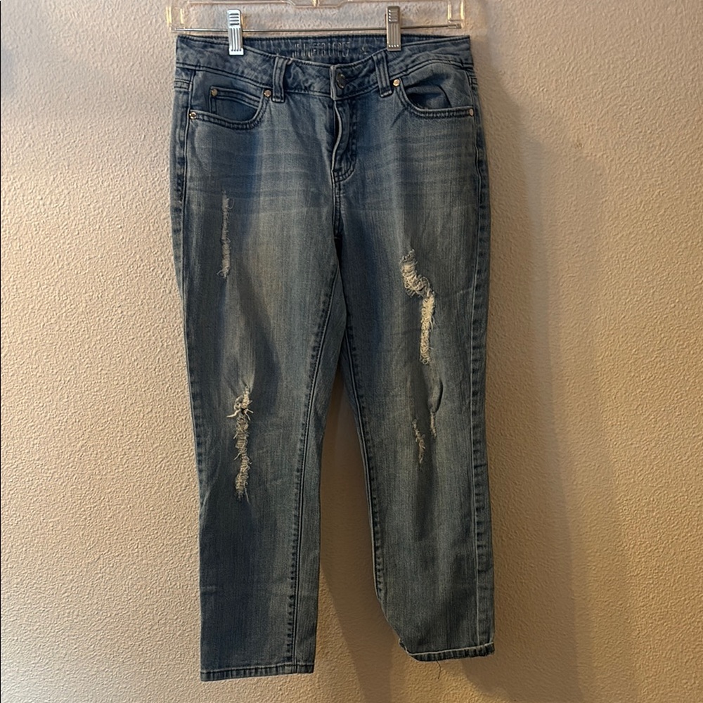 Jennifer Lopez Capri Distressed Denim Jeans size 4